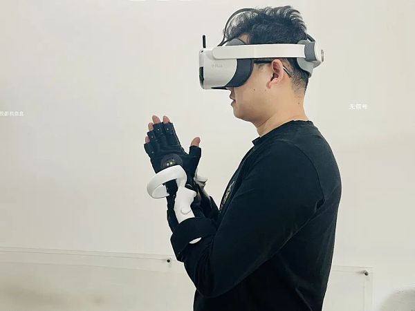 VR颠覆性时刻：扔掉手柄 进入“无感驾驶”